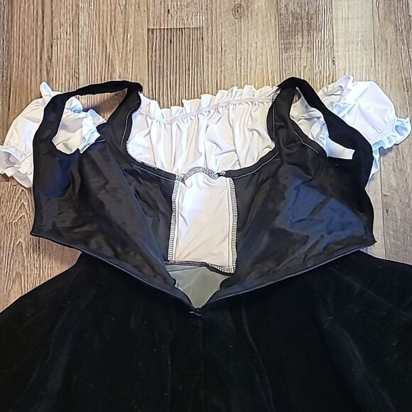 Black Velvet Octoberfest Beer Maid Bartender Costume Women's Size Small - Picture 8 of 9